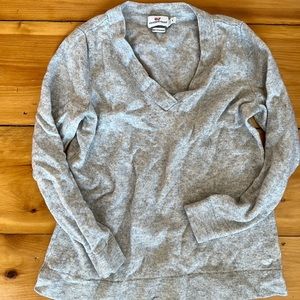 Vineyard vines heather gray sweater with cashmere